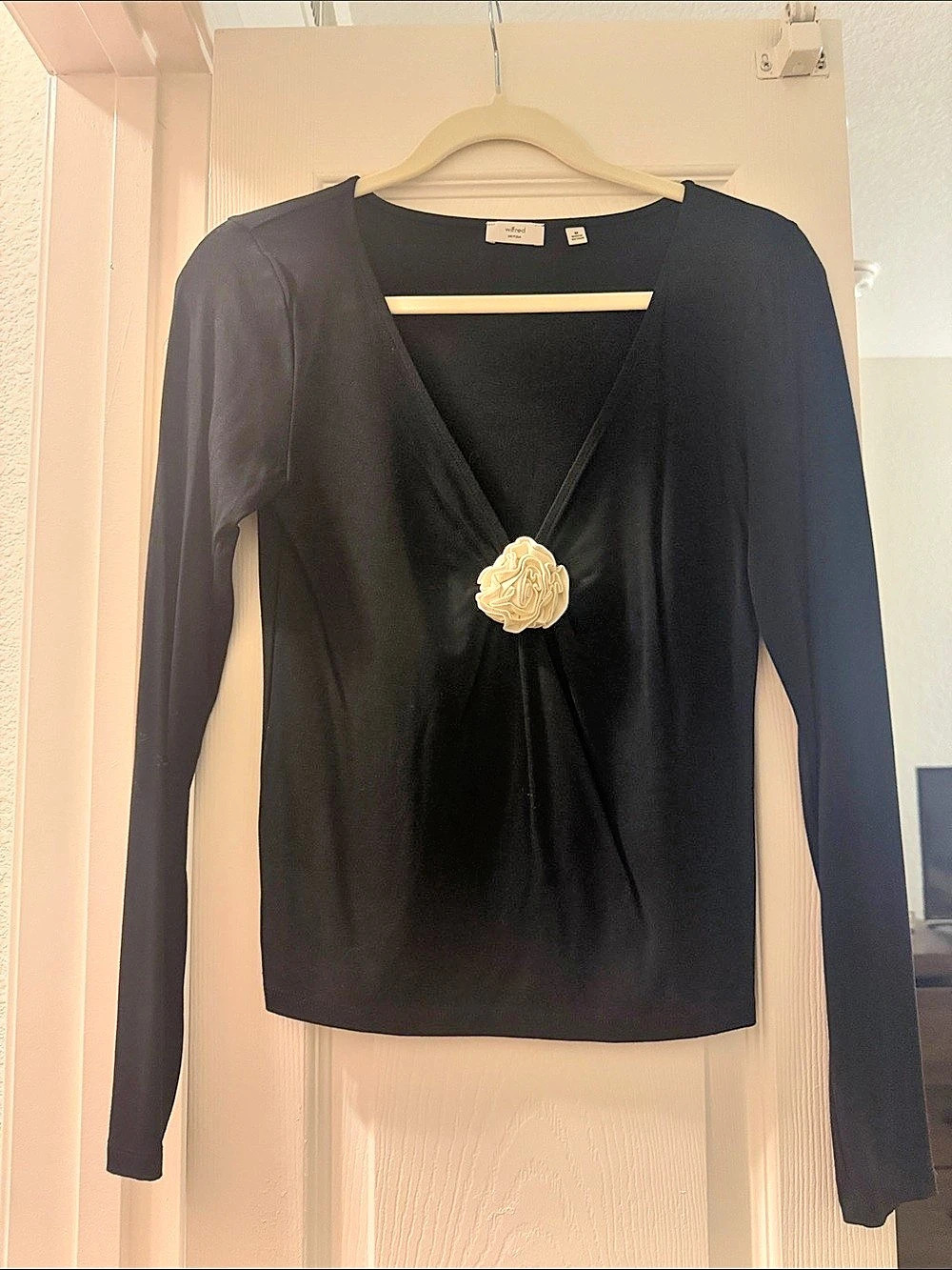 Wilfred Aritzia Bloom Longsleeve Black Long Sleeve Blouse Size Medium
